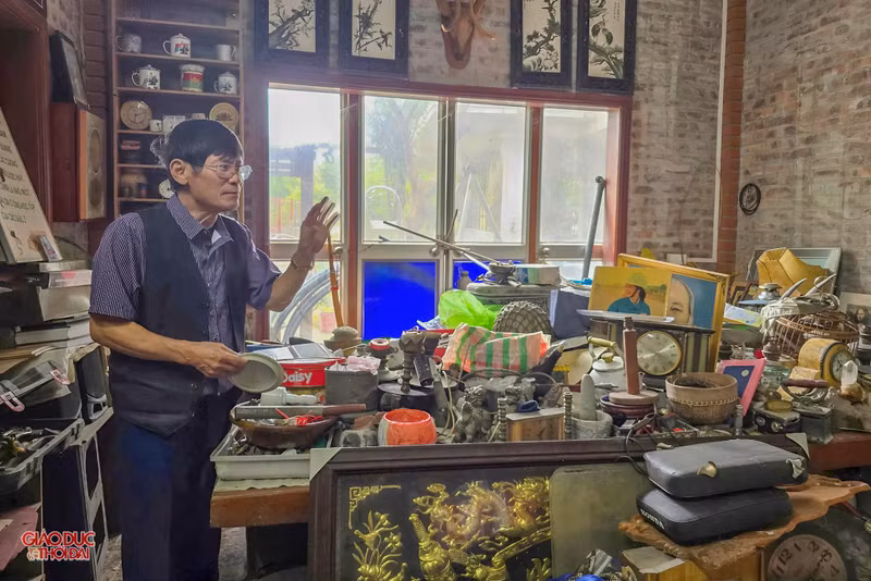 Từ năm 1990, ông Hoan dày công đi khắp mọi miền đất nước sưu tầm những "chứng tích" đau thương nhưng hào hùng của dân tộc. nghiloc7.jpg