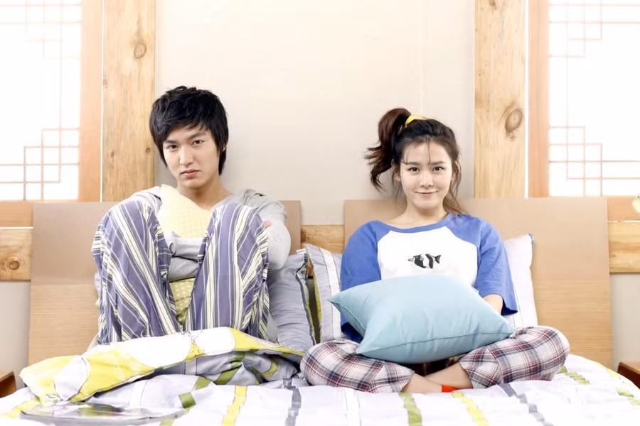 Personal Taste (hợp tác cùng Son Ye Jin) từng được coi là bộ phim thất bại nhất của Lee Min Ho cho tới khi nam diễn viên nhận đóng Quân vương bất diệt.