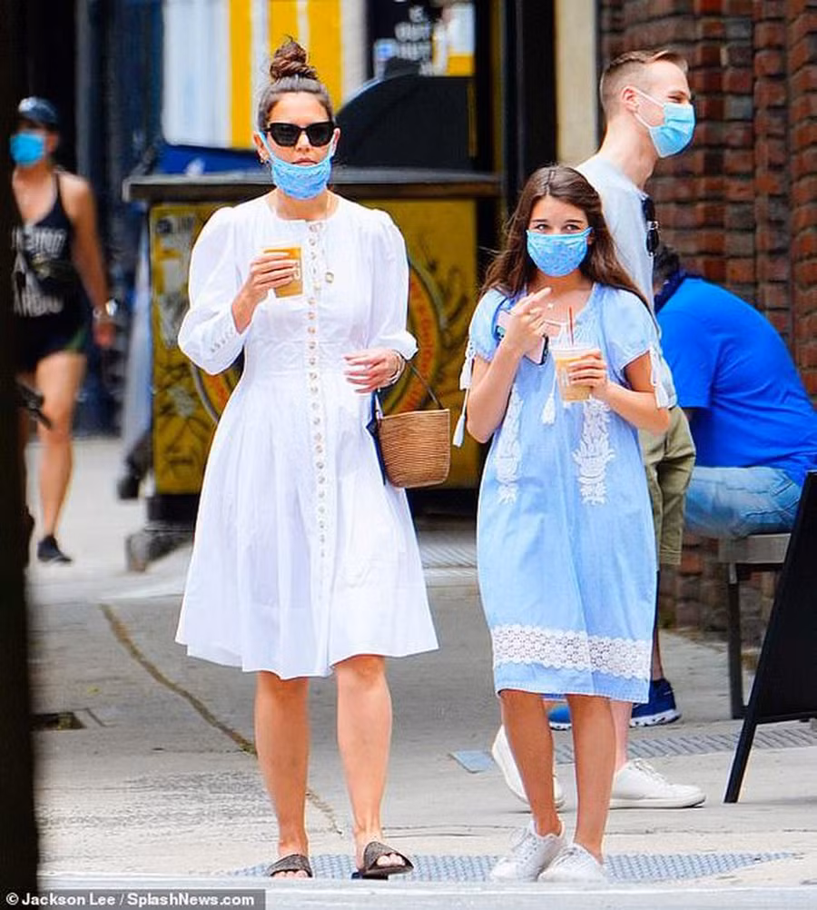 Katie Holmes sống sao sau 8 năm ly hôn Tom Cruise? ảnh 5