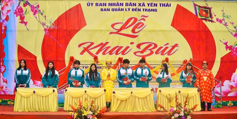 Lễ hội khơi dậy tinh thần hiếu học cho các em học sinh. 1000028755.jpg