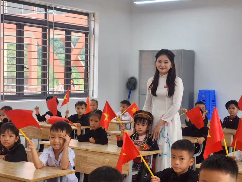Rạng rỡ chào năm học mới. 1000054084.jpg
