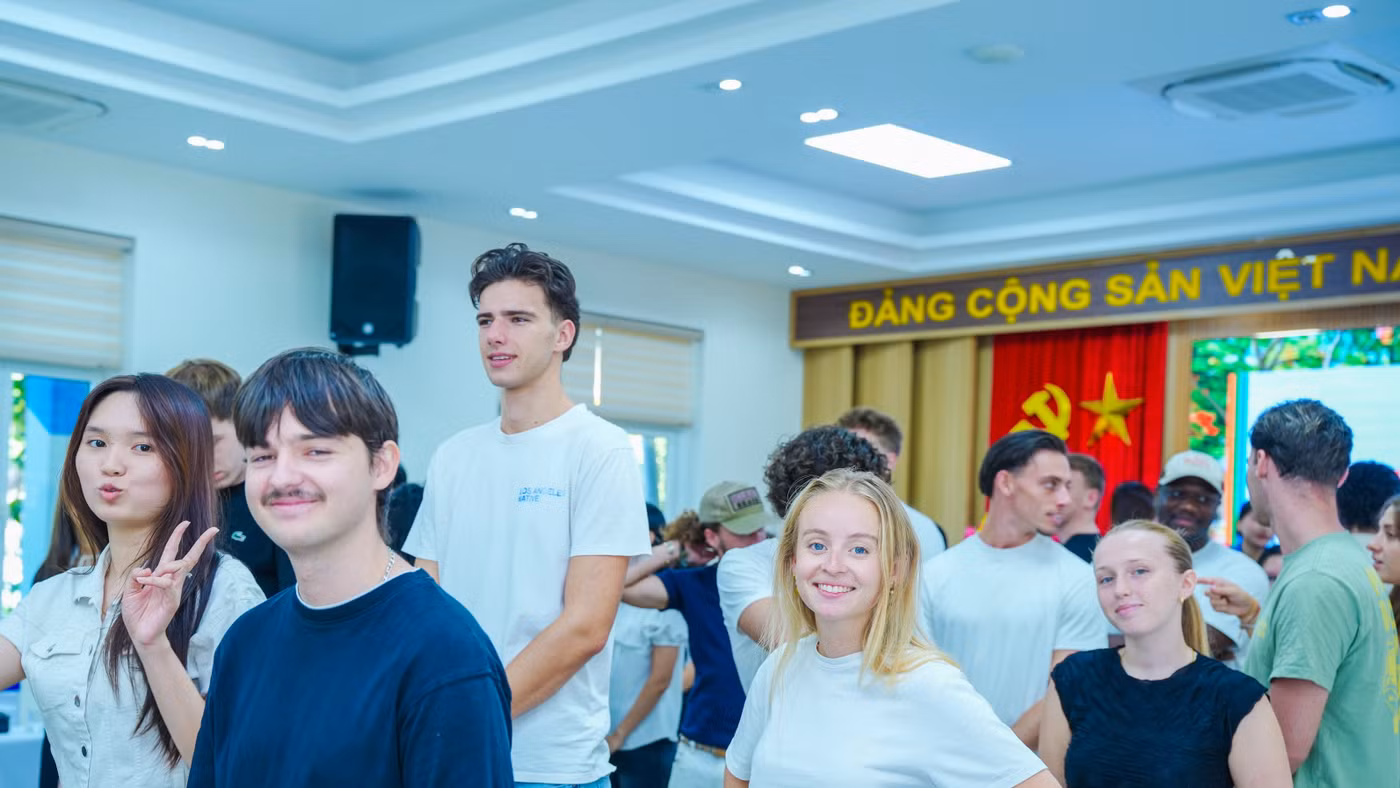 Các sinh viên Trường Đại học Kinh tế (Đại học Đà Nẵng) và sinh viên quốc tế.
