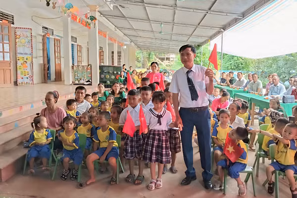 Lễ khai giảng chung của các em học sinh mầm non và tiểu học Mỹ Lý. 
