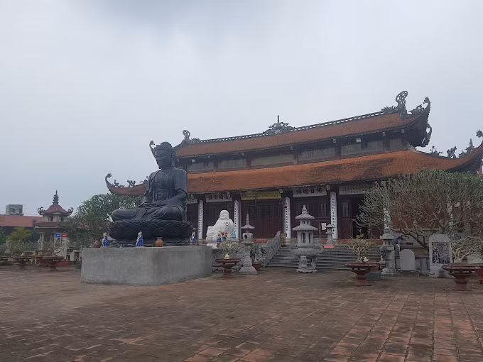 Chùa Sếu - nơi có Quán Sếu (quê hương Lương Như Hộc), quán bán sách đầu tiên ở Việt Nam.