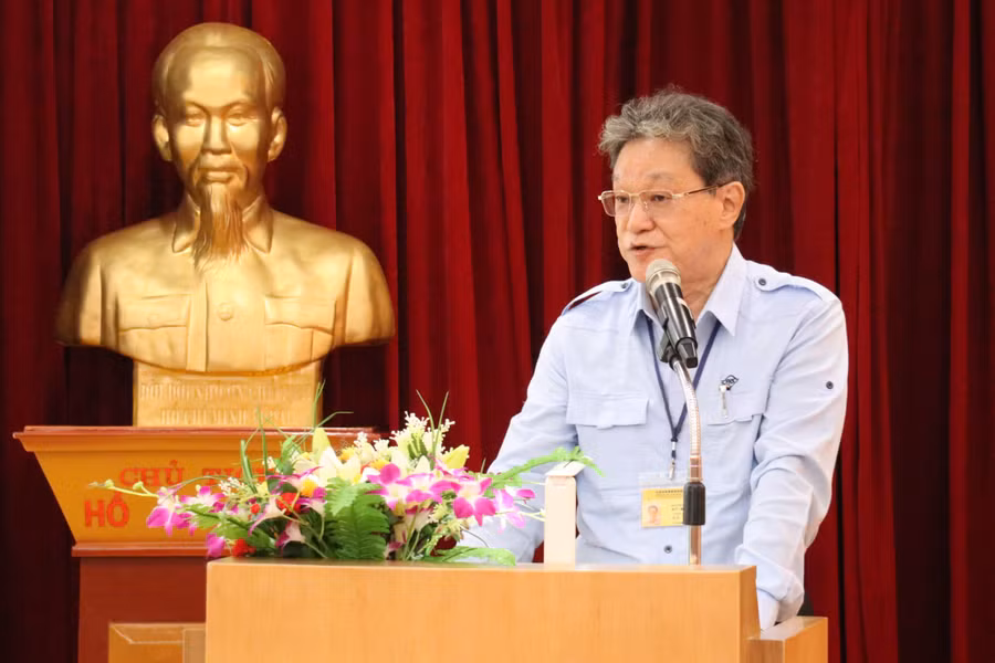 Ông Trương Phục Ninh - Tổng Giám đốc FHS báo cáo hoạt động sản xuất kinh doanh của đơn vị.