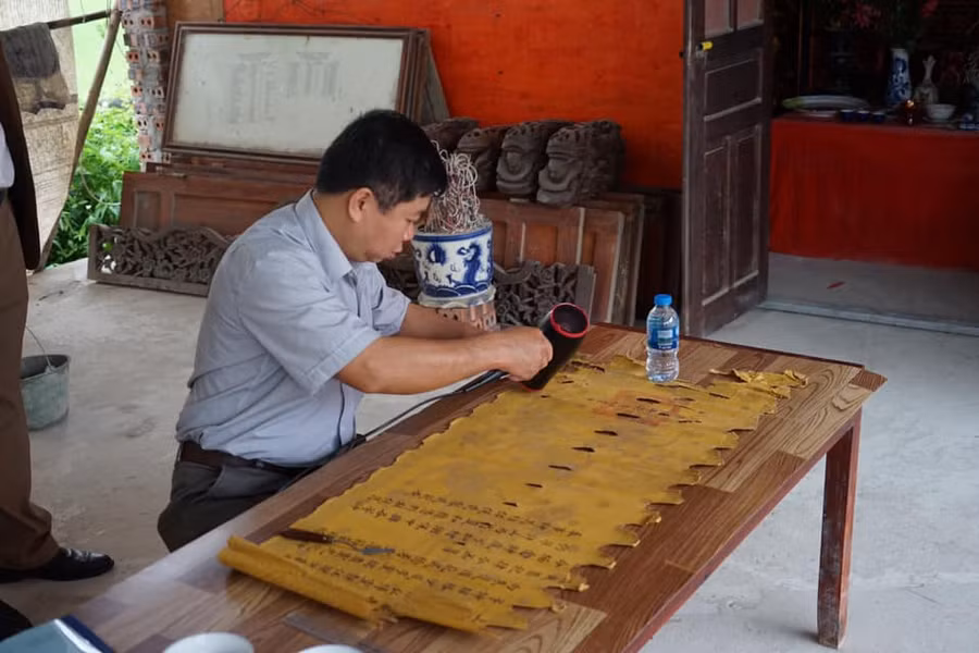Công tác tu bổ, phục chế được tiến hành ngay tại đình Công tác tu bổ, phục chế được tiến hành ngay tại đình