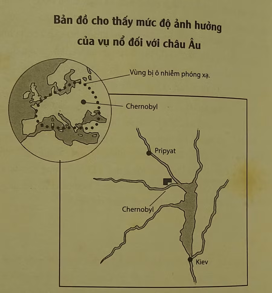 Bức ảnh thể hiện mức độ thiệt hại nghiêm trọng của vụ nổ nhà máy hạt nhân Chernobyl được in trong cuốn sách. Ảnh: Tấn Quyết. Bức ảnh thể hiện mức độ thiệt hại nghiêm trọng của vụ nổ nhà máy hạt nhân Chernobyl được in trong cuốn sách. Ảnh: Tấn Quyết.