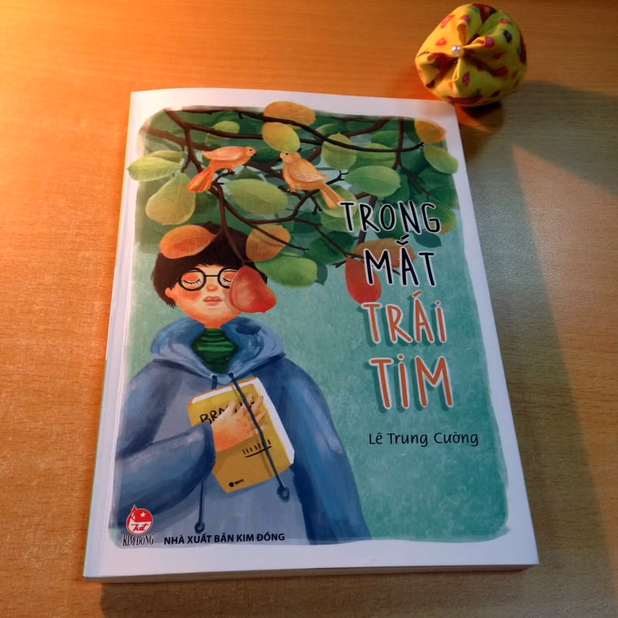 Bìa tập tản văn “Trong mắt trái tim” Bìa tập tản văn “Trong mắt trái tim”