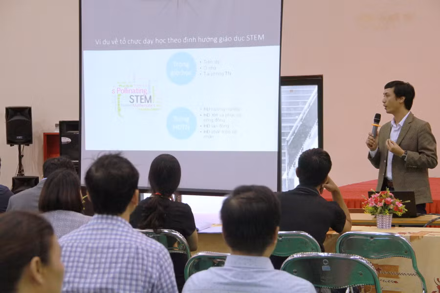 Hội nghị đã thu hút được sự quan tâm tham gia của đông đảo giáo viên các trường trung học tại Bắc Ninh Hội nghị đã thu hút được sự quan tâm tham gia của đông đảo giáo viên các trường trung học tại Bắc Ninh