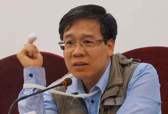 Nhà báo Đỗ Doãn Hoàng bị thương ở ngón tay sau vụ hành hung. Ảnh: Việt Đức. Nhà báo Đỗ Doãn Hoàng bị thương ở ngón tay sau vụ hành hung. Ảnh: Việt Đức.
