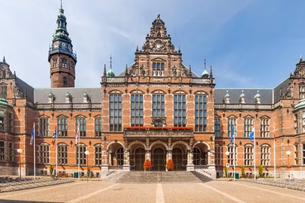 Trường Đại học Maastricht Kuwait, Hà Lan.