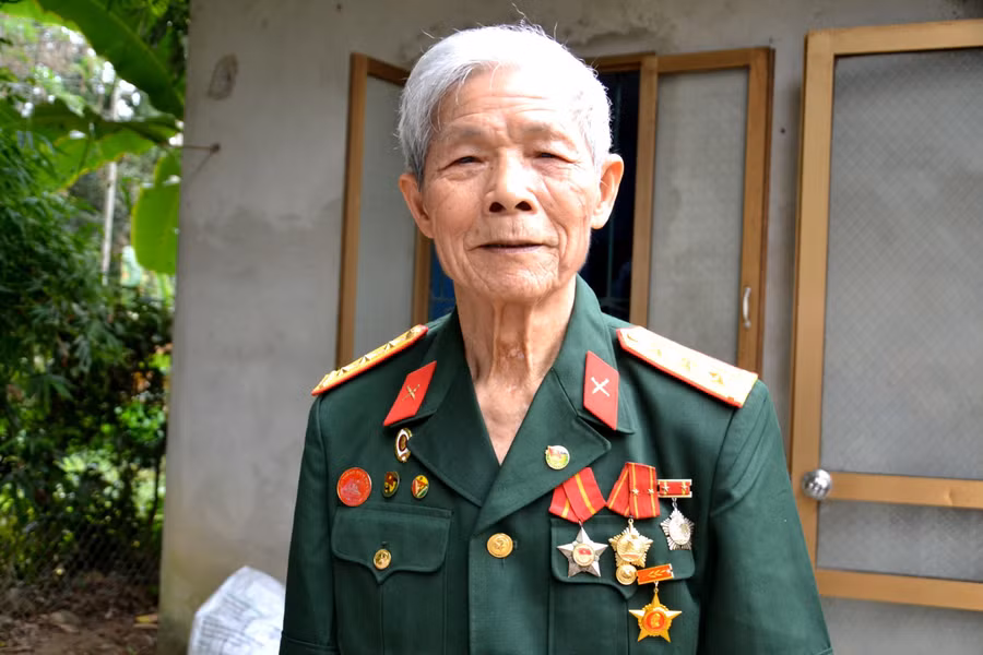 Chân dung chiến sĩ Điện Biên Bế Văn Sâm.