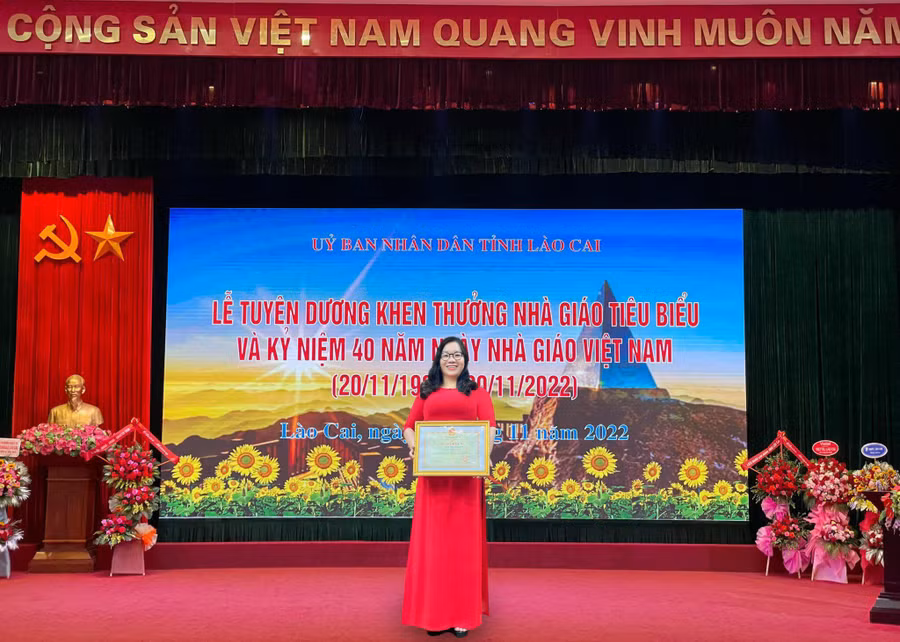 Cô Trần Thị Mai Khanh với bề dày thành tích, sáng kiến kinh nghiệm trong quá trình dạy học.