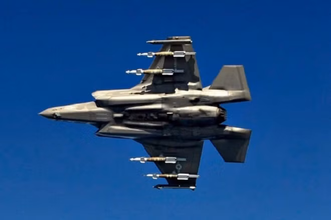 F-35A của Mỹ ở chế độ quái thú.