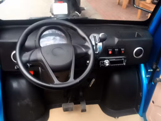 Một mẫu xe điện vừa được nhập khẩu về Hà Nội được giới thiệu trên các trang xã hội