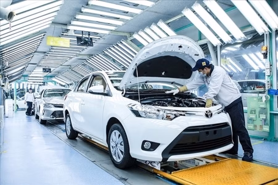 Thị trường ô tô ngóng chờ thời điểm giảm 50% lệ phí trước bạ.