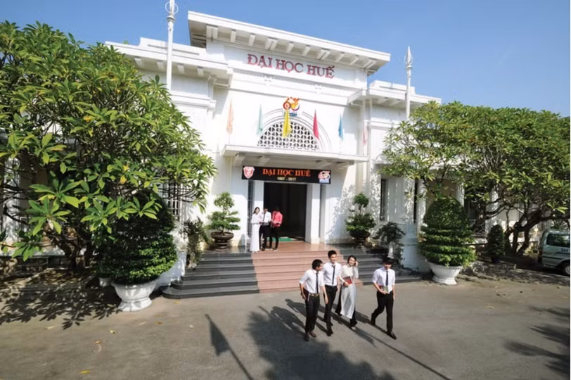 ĐH Huế thông báo về việc xét tuyển điểm thi, thi năng khiếu và chứng chỉ tiếng Anh quốc tế năm 2023. (Ảnh: ĐH Huế).