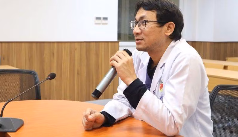 TS.BS Nguyễn Công Hựu - Giám đốc Bệnh viện E khẳng định bệnh viện tiếp tục sử dụng hiệu quả hệ thống Telehealth theo đề án Khám chữa bệnh từ xa của Bộ Y tế. Ảnh: BVCC.