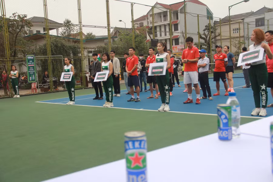 Các đội về tham dự giải (Ảnh: Vũ Long).