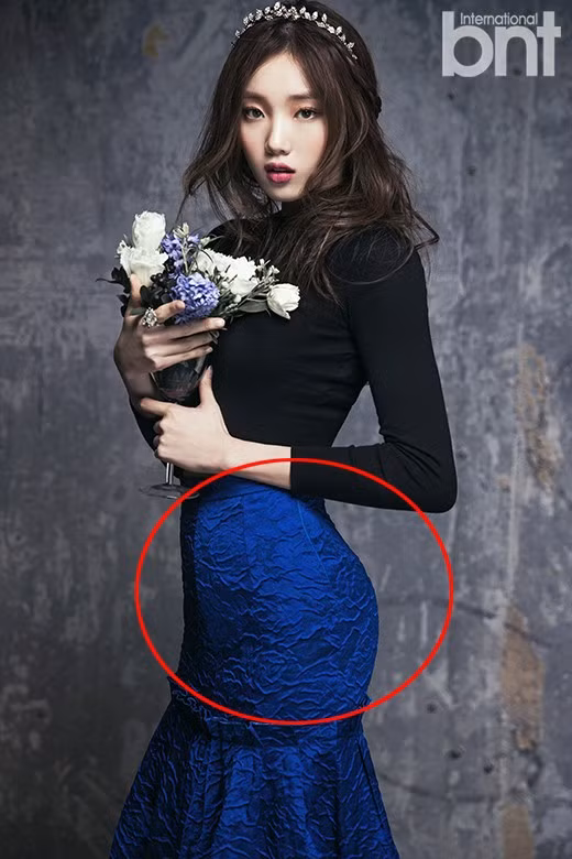 Mặc bộ váy ôm sát, người mẫu kiêm diễn viên trẻ Lee Sung Kyung được photoshop “độn mông” khi lên tạp chí để tăng vẻ gợi cảm. 