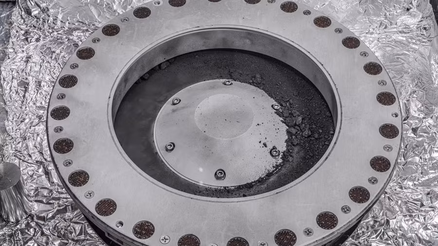 Các nhà khoa học đã tìm thấy bằng chứng của cả carbon và nước trong phân tích ban đầu về mẫu. Các nhà khoa học đã tìm thấy bằng chứng của cả carbon và nước trong phân tích ban đầu về mẫu.