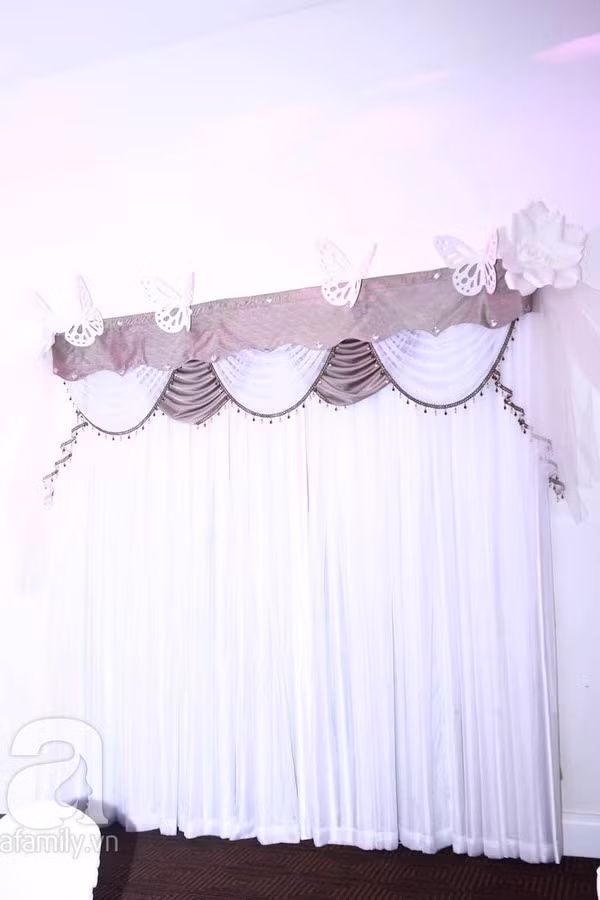 Cận cảnh tiệc cưới lãng mạn của Lê Thúy 12