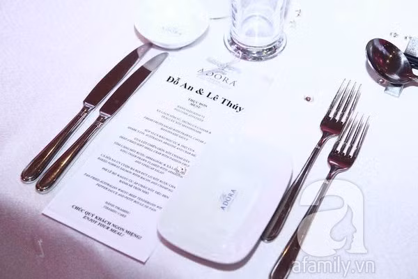 Cận cảnh tiệc cưới lãng mạn của Lê Thúy 5