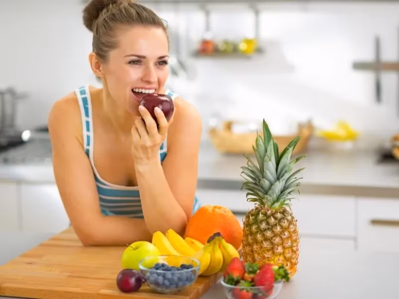 Ăn nhiều hơn ba phần trái cây và rau mỗi ngày được cho là giúp mang lại nhiều hạnh phúc nhất.