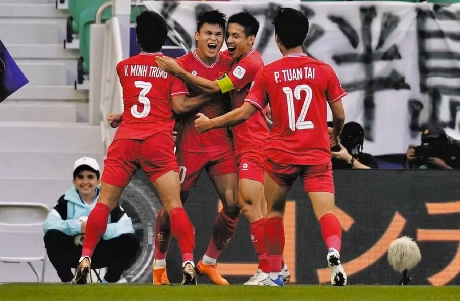 Việt Nam dẫn trước Nhật Bản 2-1 tới phút 45 trận ra quân Asian Cup 2023. Việt Nam dẫn trước Nhật Bản 2-1 tới phút 45 trận ra quân Asian Cup 2023.