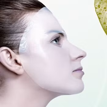 Mặt nạ sinh học được làm từ thạch dừa của nhóm nghiên cứu.