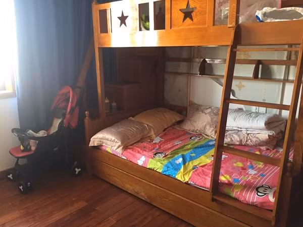 Lạnh người với lý do người giúp việc cầm chân dốc ngược” bé gái 1 tuổi ở Nghệ An-2