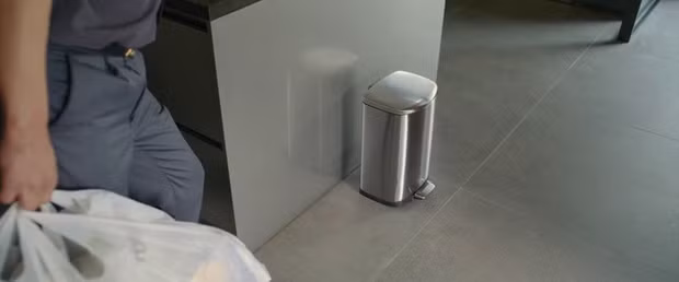 Sốc nặng độ đầu tư bối cảnh ở Kí Sinh Trùng: Từ căn biệt thự cực phẩm tới thùng rác sương sương 53 triệu được mua vì cái nắp quý tộc-12