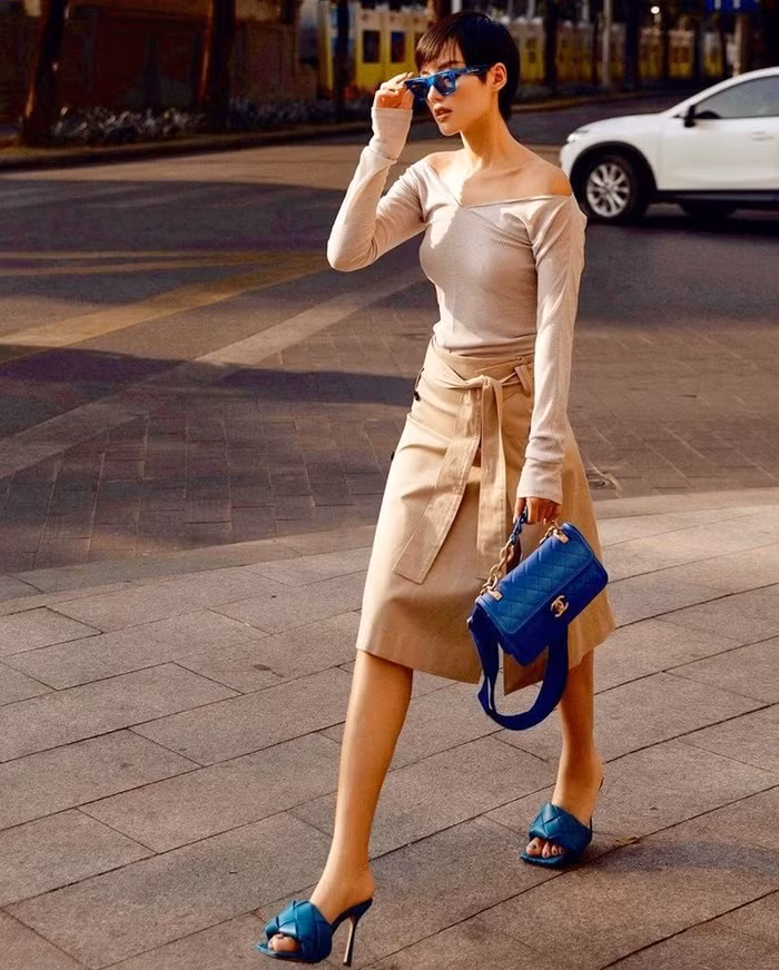 Phương Mỹ Chi lên đồ sành điệu chẳng kém fashionista - Thiều Bảo Trâm lăng-xê sắc xanh neon chói chang