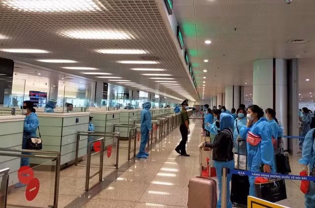 Đề xuất khôi phục các chuyến bay quốc tế chở khách theo 3 giai đoạn