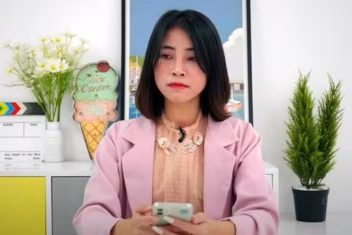 Thơ Nguyễn buồn bã thông báo giải nghệ.