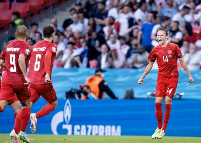 Việt Nam có thể học hỏi cách Đan Mạch gây bất ngờ tại Euro 2020.