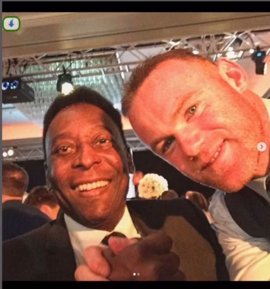 Wayne Rooney cũng tri ân Pele bằng bức ảnh này. Wayne Rooney cũng tri ân Pele bằng bức ảnh này.