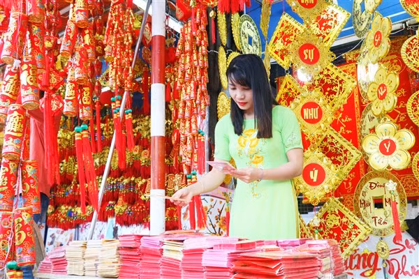 Mùa lồng đèn ở phố biển Nha Trang ảnh 1