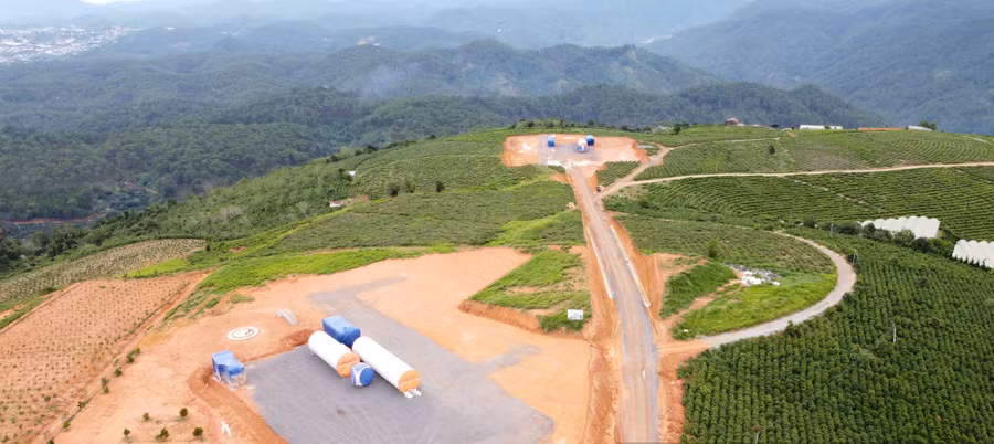 Công ty Cổ phần Năng lượng tái tạo Đại Dương bị xử phạt 225 triệu đồng do có hành vi sử dụng đất trên thực địa mà chưa hoàn thành các thủ tục giao đất, cho thuê đất theo quy định của pháp luật. (Ảnh internet)