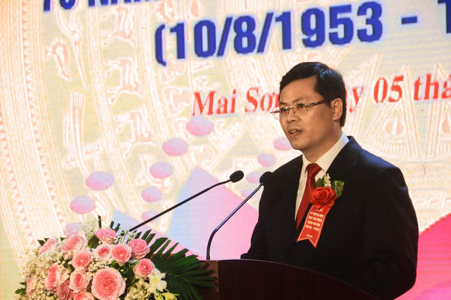 Ông Nguyễn Việt Cường, Bí thư huyện uỷ Mai Sơn phát biểu tại Lễ kỷ niệm. Ông Nguyễn Việt Cường, Bí thư huyện uỷ Mai Sơn phát biểu tại Lễ kỷ niệm.