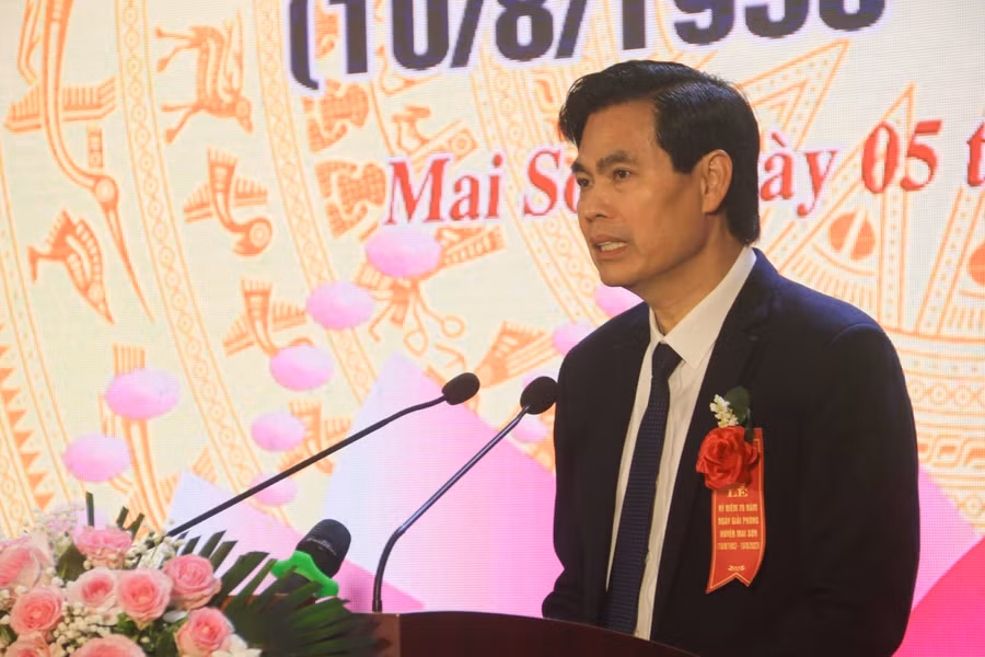 Chủ tịch UBND tỉnh Sơn La, Hoàng Hoàng Quốc Khánh phát biểu buổi lễ. Chủ tịch UBND tỉnh Sơn La, Hoàng Hoàng Quốc Khánh phát biểu buổi lễ.