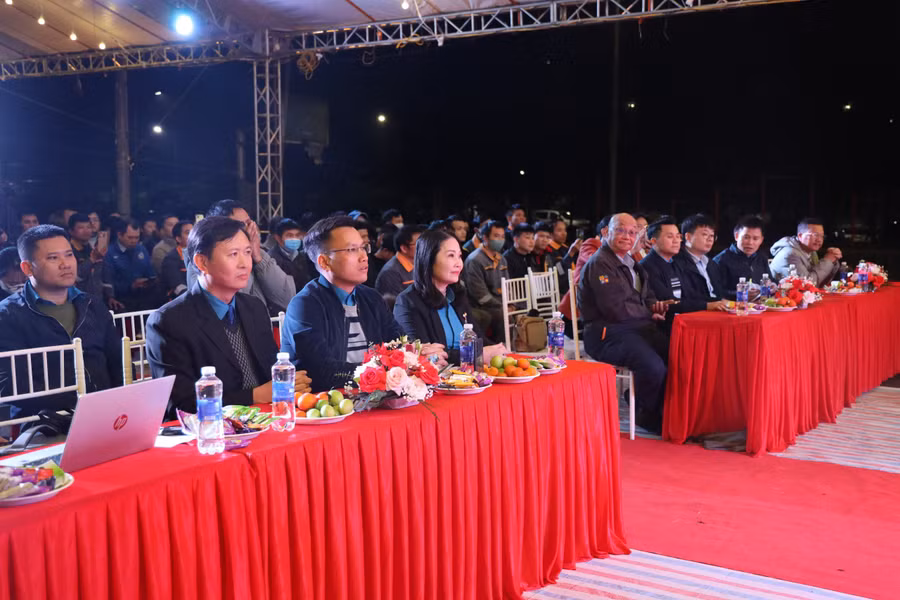 Các đại biểu tham gia chương trình.