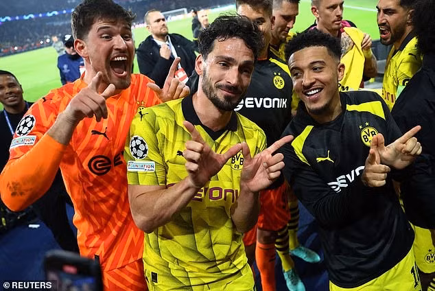 Dortmund lần đầu vào chung kết Champions League sau 11 năm. Dortmund lần đầu vào chung kết Champions League sau 11 năm.
