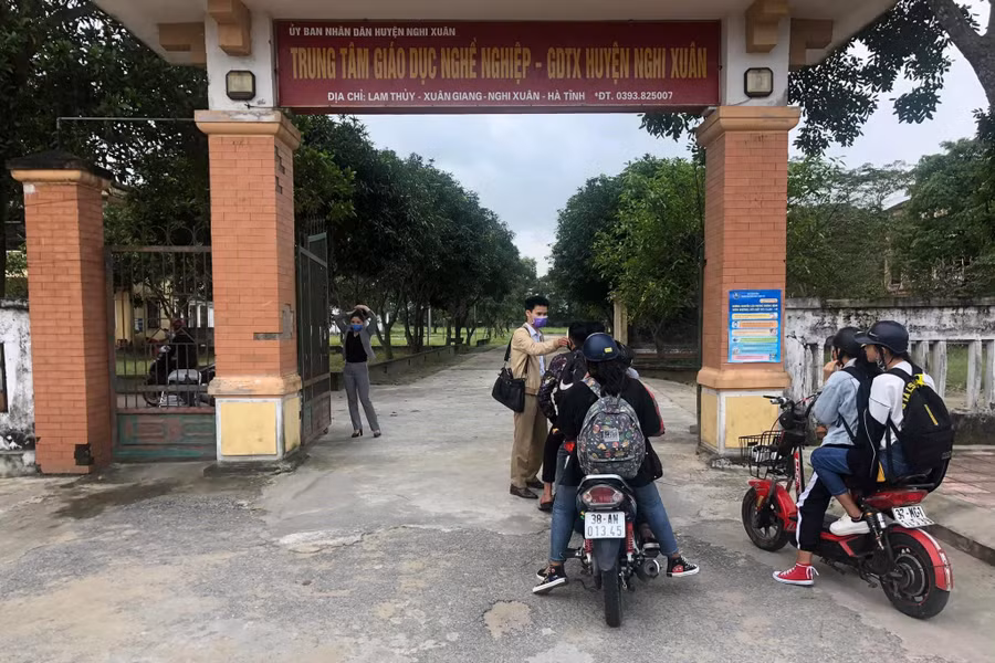 15 giáo viên sẽ được 'biệt phái' đến Trung tâm giáo dục nghề nghiệp - giáo dục thường xuyên các huyện: Nghi Xuân, Đức Thọ, Can Lộc, Thạch Hà, Lộc Hà, Cẩm Xuyên.