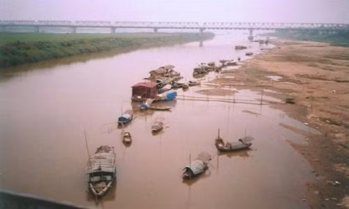 Sông Hồng mùa cạn (Ảnh minh họa).