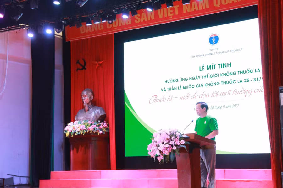 TTND.PGS.TS Lương Ngọc Khuê, Cục trưởng Cục Quản lý Khám, chữa bệnh, Giám đốc Quỹ Phòng, chống tác hại của thuốc lá phát biểu mai mạc Lễ mít tinh.