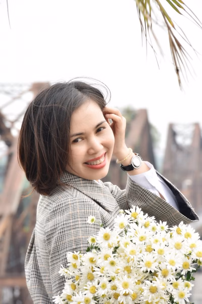 Nhà báo Đinh Thị Tuyết Mai