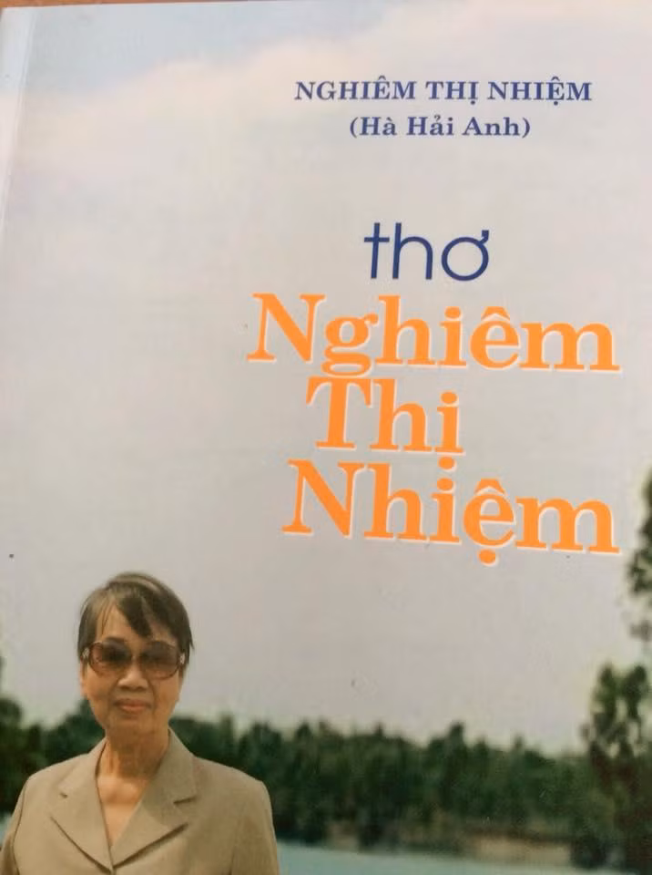 Tập thơ của cô Nghiêm Thị Nhiệm do Nhà xuất bản Thuận Hóa - Huế xuất bản năm 2017.