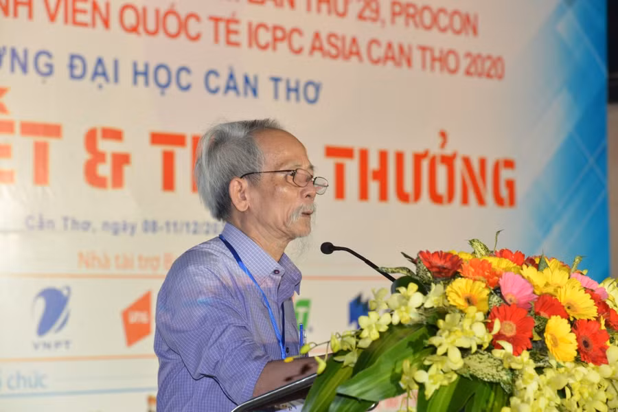 Chủ tịch HĐGK: PGS.TS.Nhà giáo Nhân dân Hồ Sĩ Đàm.