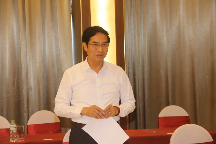 PGS.TS. Nguyễn Huy Hoàng, Giám đốc Sở GDĐT tỉnh Sơn La phát biểu tại cuộc họp